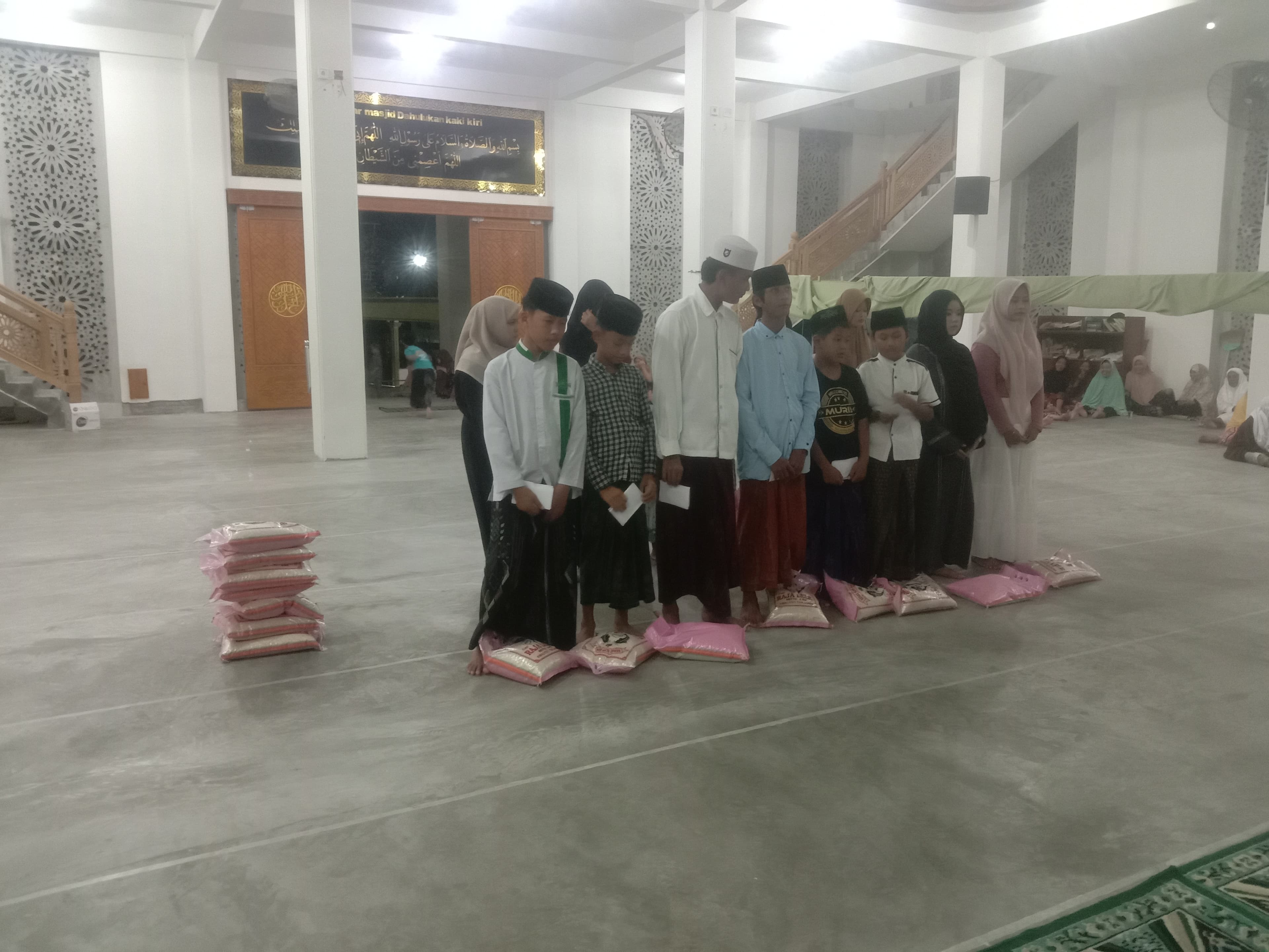 Ranting NU Dusun Melik Canditunggal Salurkan Santunan Anak Yatim Rp. 24,5 Juta di Malam 10 Muharram